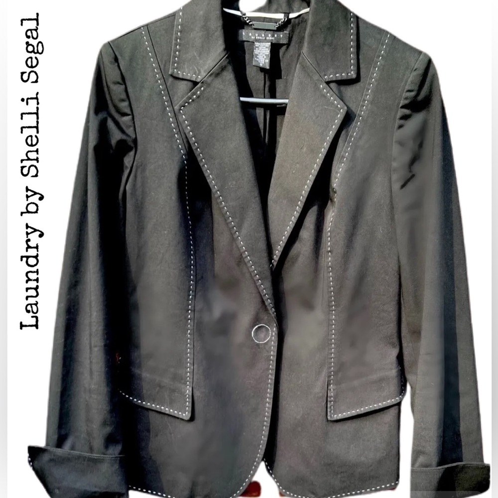 Laundry by Shelli Segal Black blazer with white stitching detail